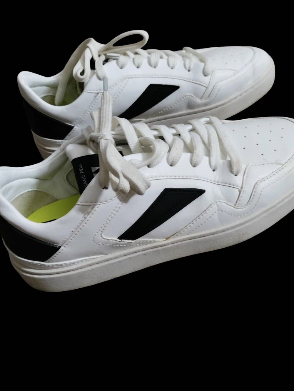 Thousand Fell Court Sneakers Sustainable Low Black White